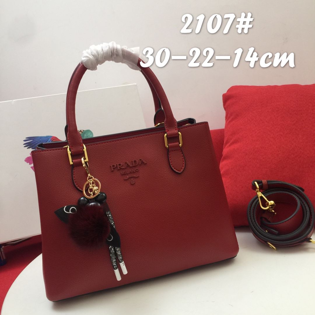 Pra*a shopping bags